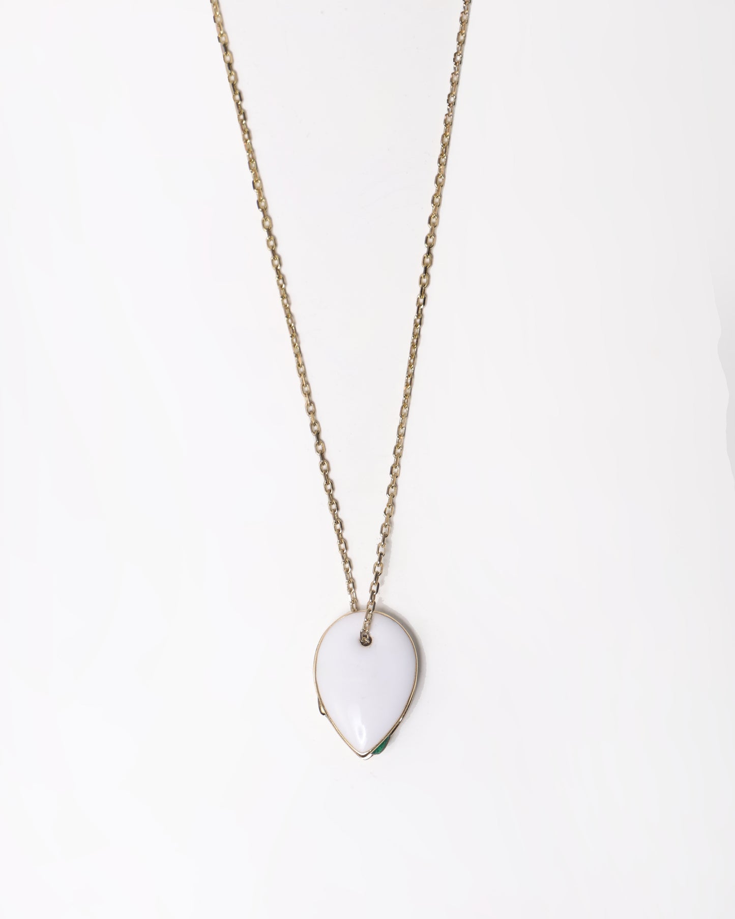 The white Seed Necklace