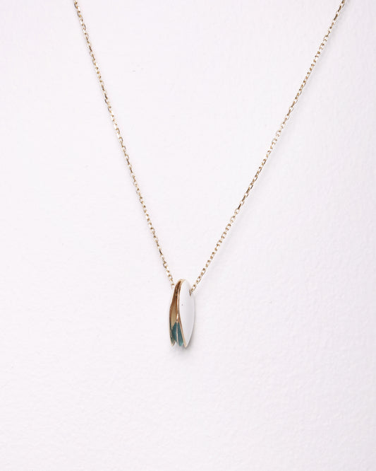 The white Seed Necklace